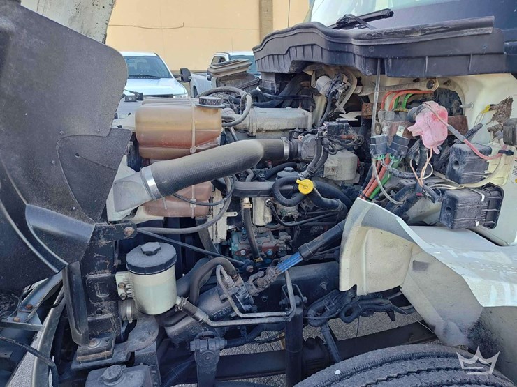 2011-international-durastar-4300-image-10