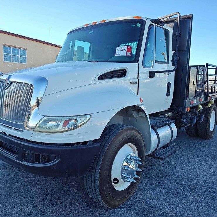 2011 INTERNATIONAL DURASTAR 4300