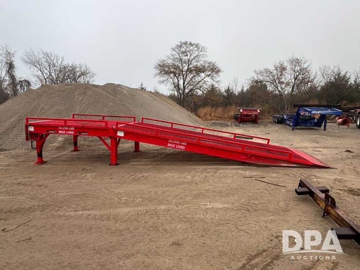 dura-ramp-portable-loading-dock-(gp12115)-image-2