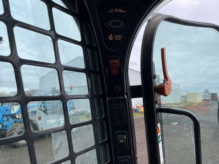 2014-bobcat-s530-image-27