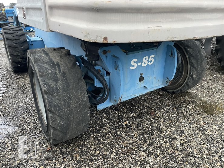 2008-genie-s85-image-12