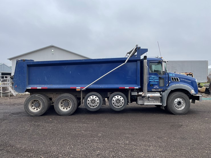 #1059-•-2021-mack-gr104b-quad-axle-dump-truck-(title-in-delay)-image-5