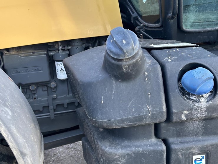 2014-challenger-mt585d-image-22