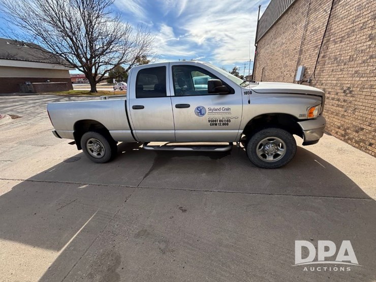 2004-dodge-2500-image-5