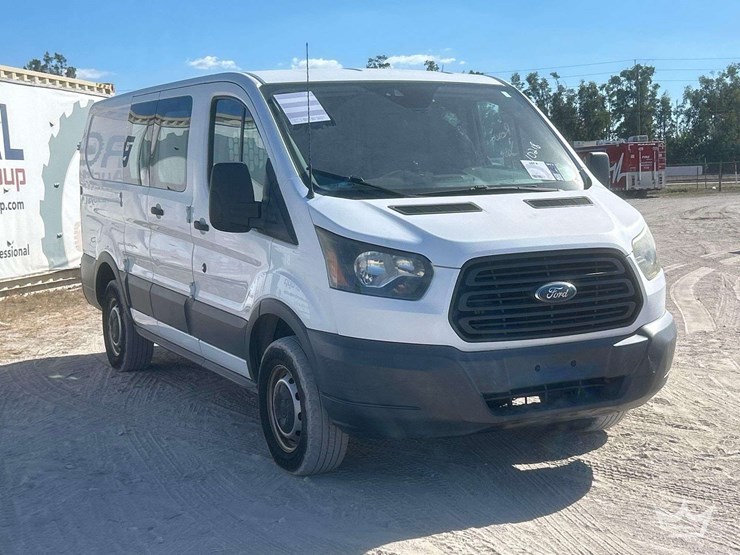 2017-ford-transit-image-2