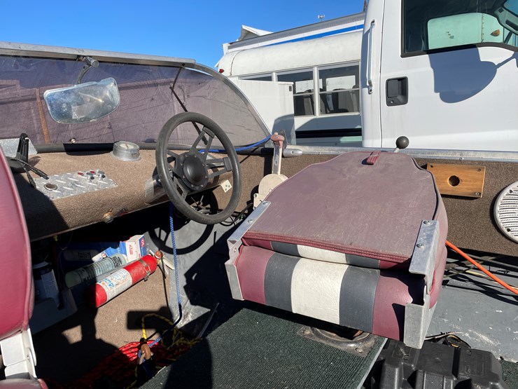 #1097-•-1953-crestliner-v4tl-aluminum-fishing-boat-with-trailer-(no-title)-image-28