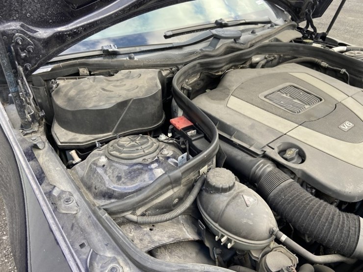 2011-mercedes-benz-e350-awd-sedan-image-37