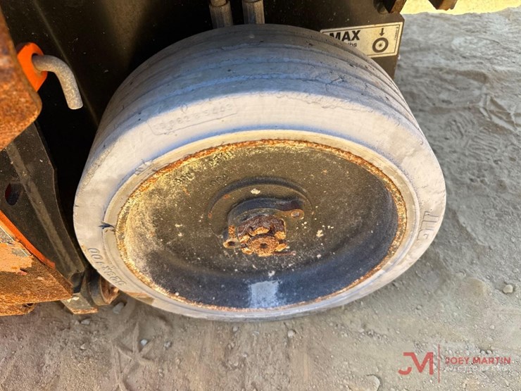 2020-jlg-1932r-image-6