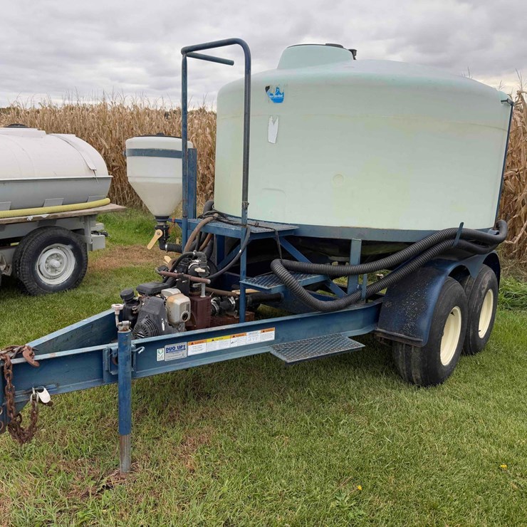 1200 gal Duo Lift tandem nurse trailer