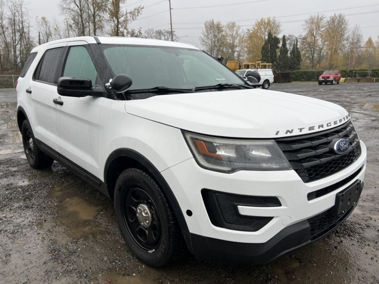 2017-ford-explorer-image-2