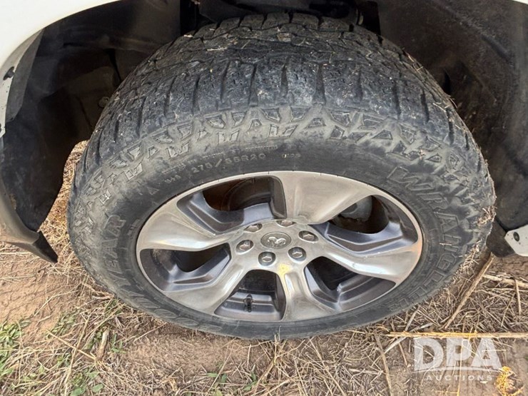 2019-dodge-1500-image-16