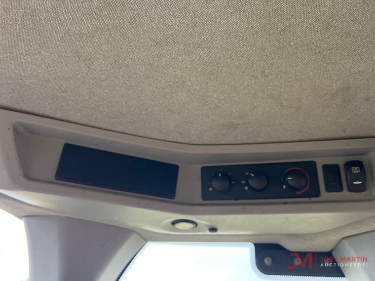 2019-case-621g-image-18