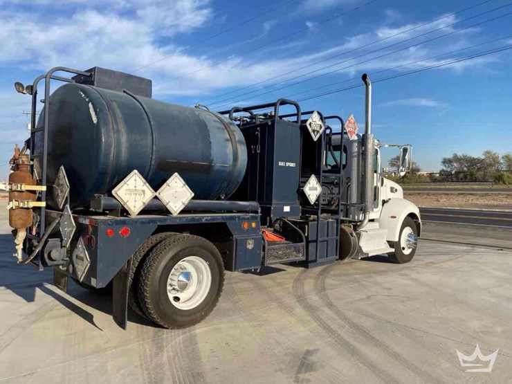 2016-peterbilt-337-image-3