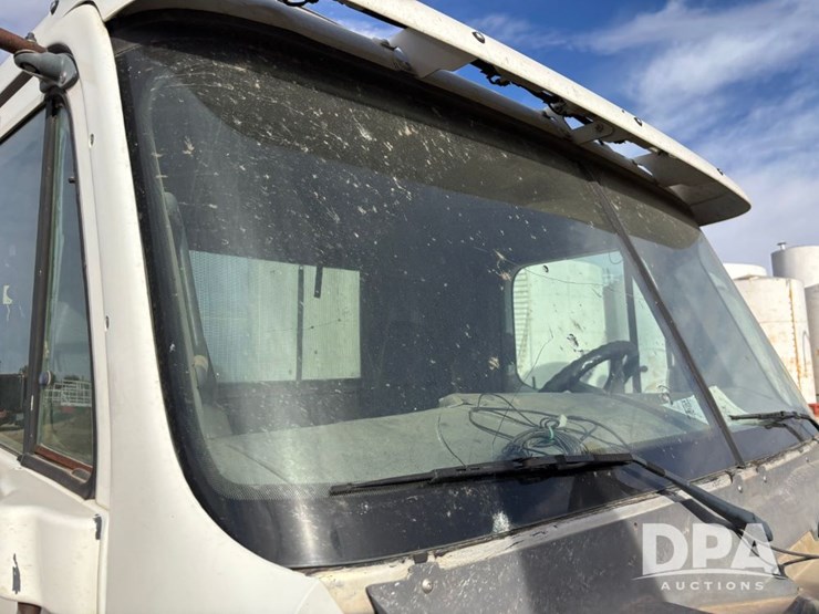 2006-freightliner-day-cab-truck-(gp12099,-unit-802)-image-65