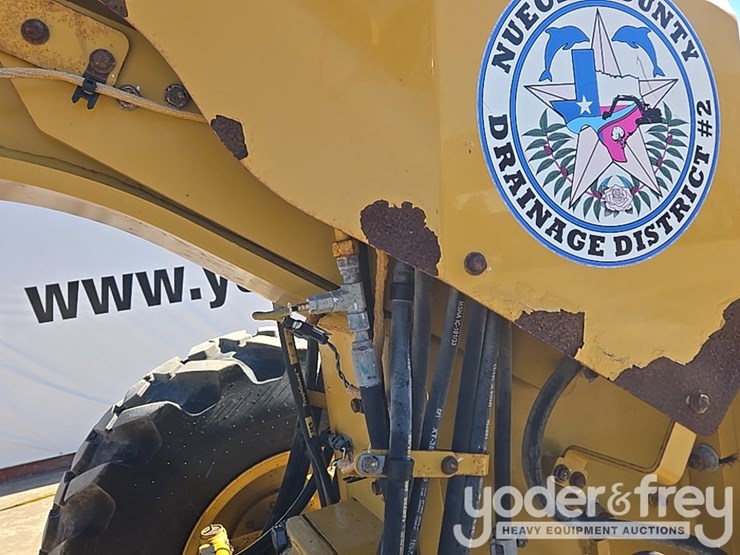 2016-caterpillar-120m2-image-119