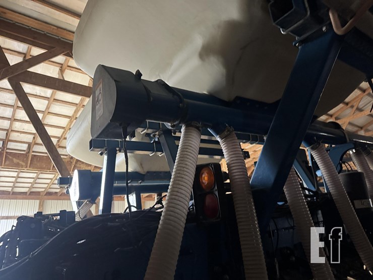 2009-kinze-3700sds-image-24