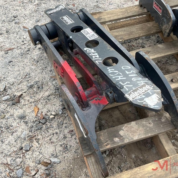 SOLESBEE'S 2 FINGER EXCAVATOR THUMB W/ HYDRAULIC CYLINDER