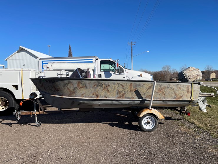 #1097-•-1953-crestliner-v4tl-aluminum-fishing-boat-with-trailer-(no-title)-image-6
