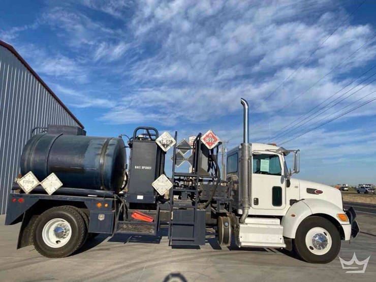 2016-peterbilt-337-image-4