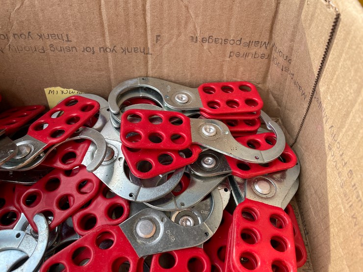 #4270-•-box-of-lockout-hasps-image-3