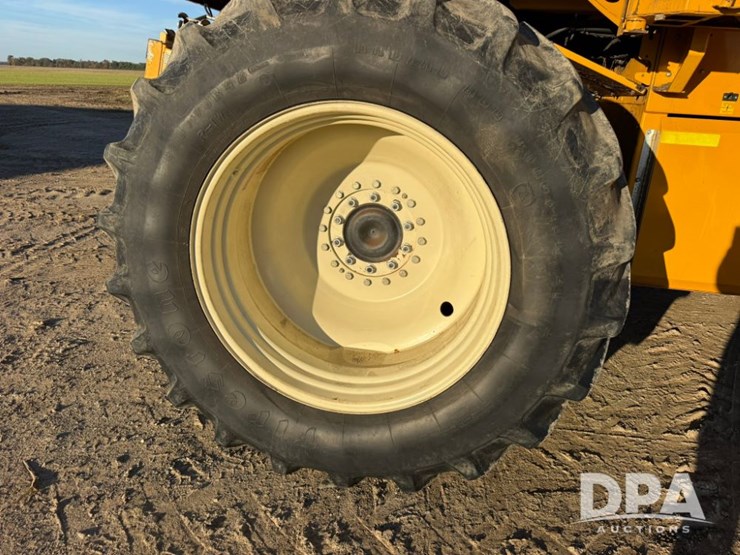 2012-oxbo-8435-image-21