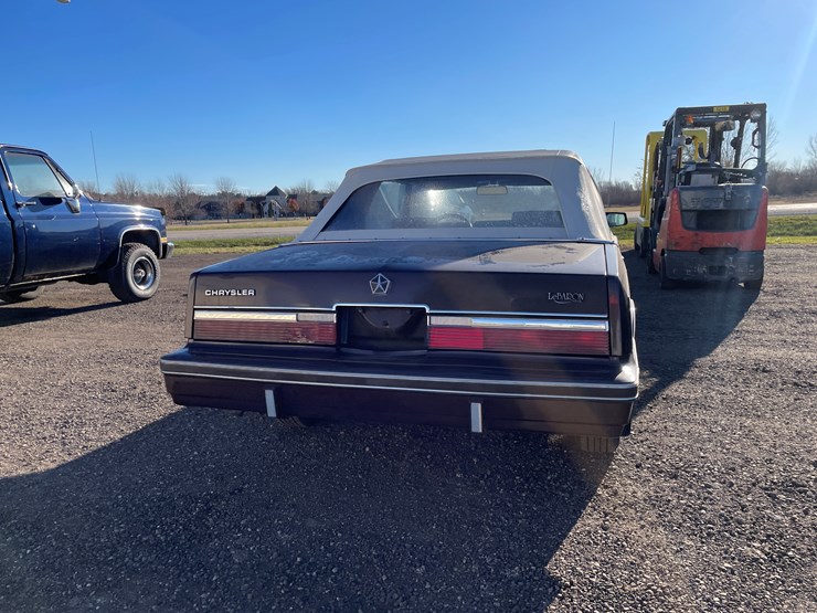 #1075-•-1982-chrysler-lebaron-convertible-(has-wi-title)-image-6