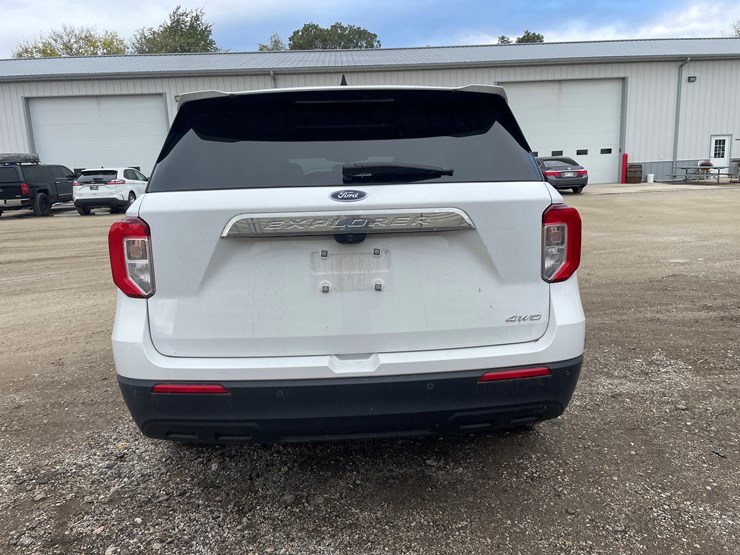 2021-ford-explorer-image-6