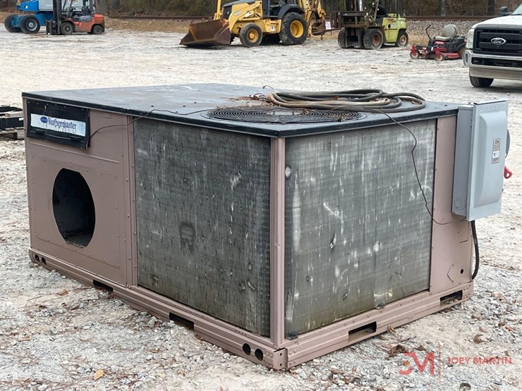 carrier-48hjd009-621aa-commercial-ac-unit-image-2