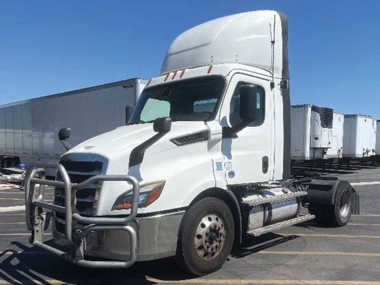2020-freightliner-cascadia-116-image-1