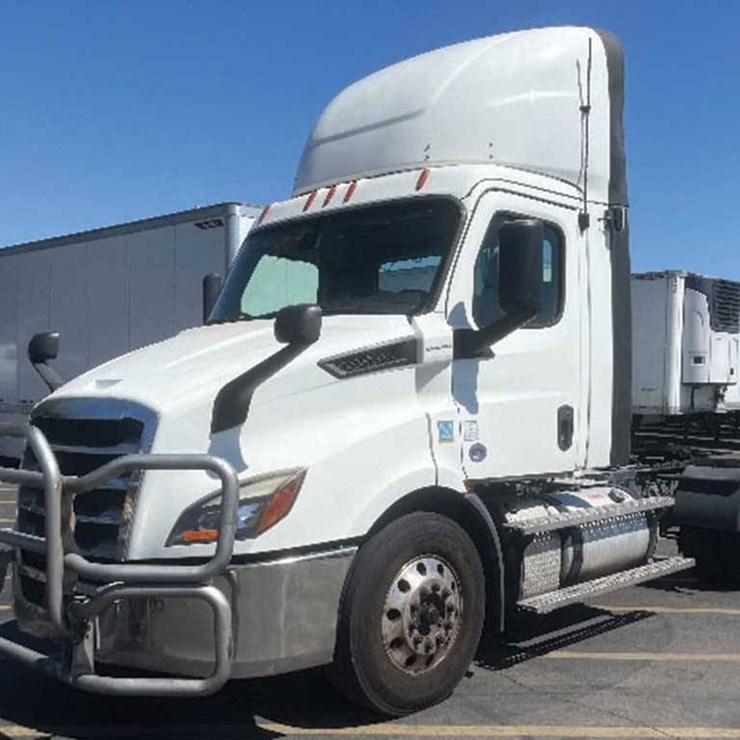 2020 FREIGHTLINER CASCADIA 116