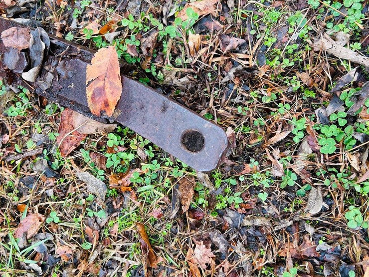 gravity-flow-grain-wagon-on-perfection-running-gear-image-9