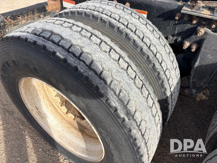 2006-freightliner-day-cab-truck-(gp12099,-unit-802)-image-41