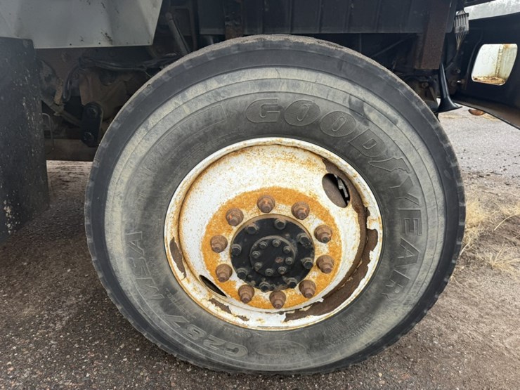 2006-international-7300-image-95