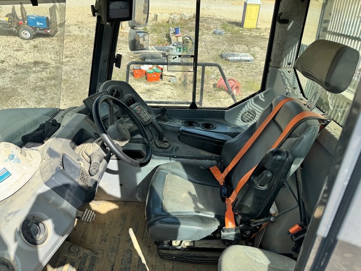 2022-deere-410e-image-14