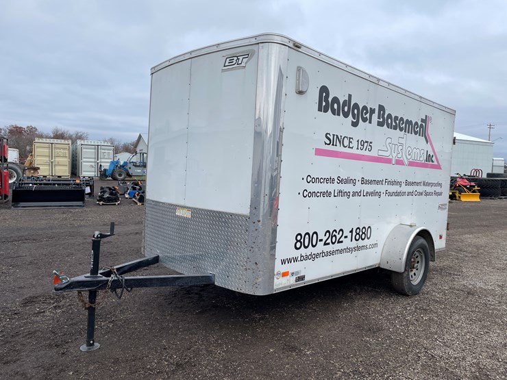 #1089-•-12'-single-axle-enclosed-trailer-(has-wi-title)-image-1