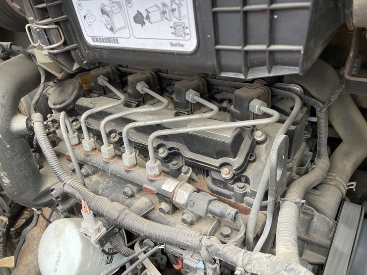 2015-bobcat-s590-image-15