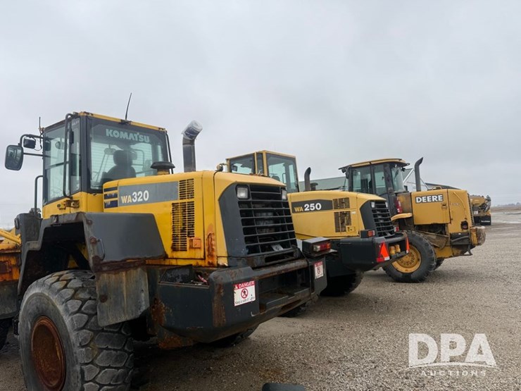 2009-komatsu-wa320-image-4