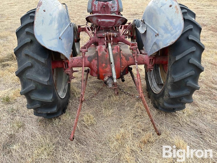 1950-ford-8n-image-10