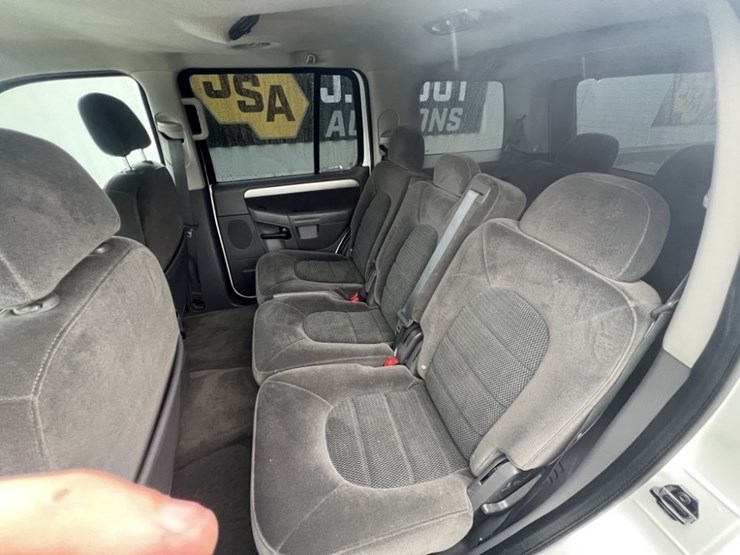 2003-ford-explorer-xlt-image-21