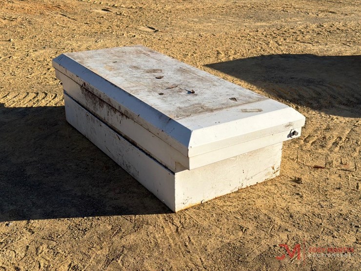 drop-in-pickup-truck-tool-box-image-2