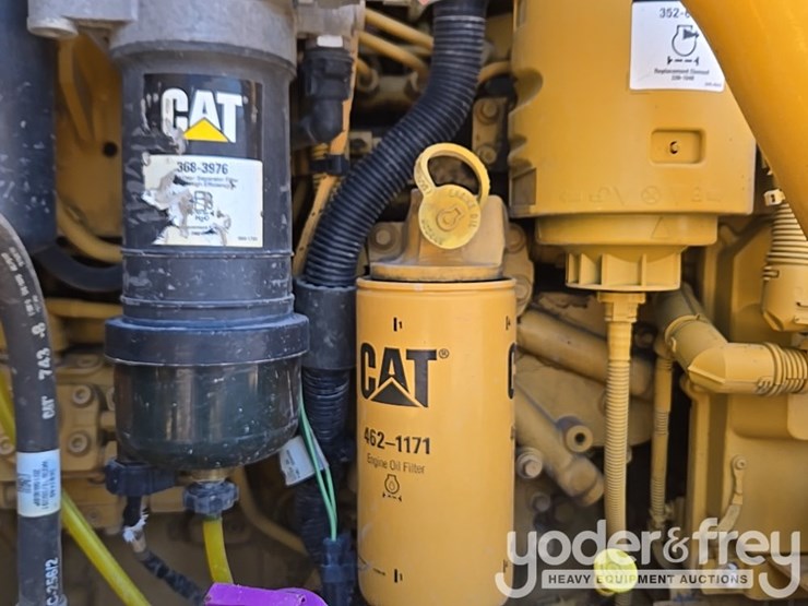 2016-caterpillar-120m2-image-142