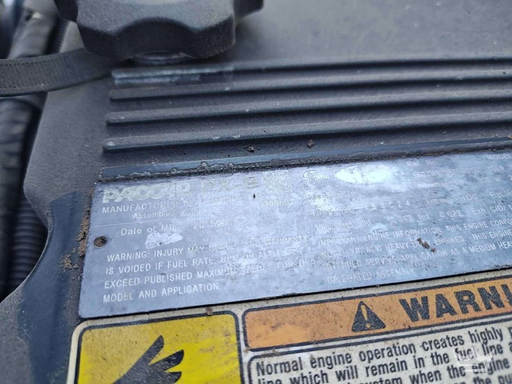 2016-peterbilt-337-image-42