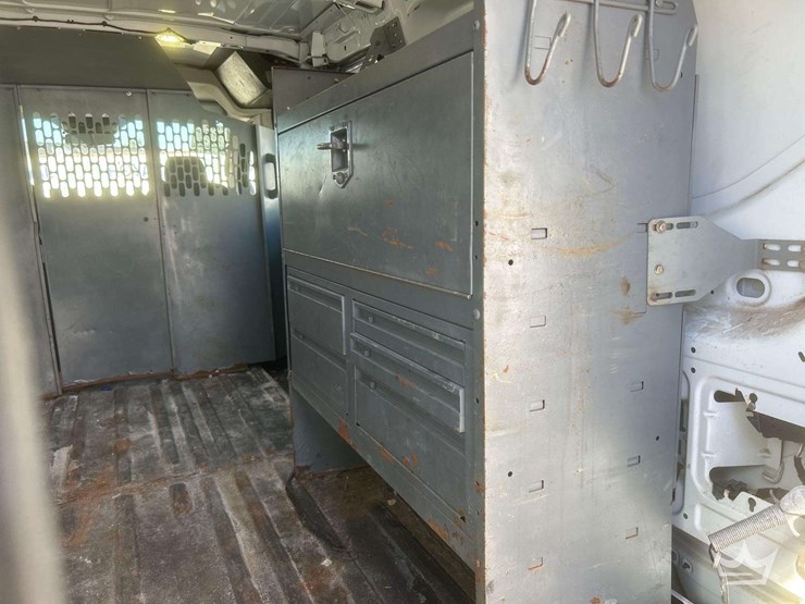 2017-ford-transit-image-32