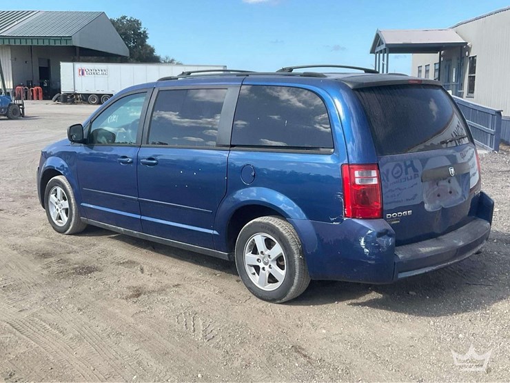 2010-dodge-grand-caravan-image-5