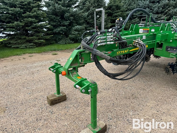 2020-john-deere-1775nt-image-9