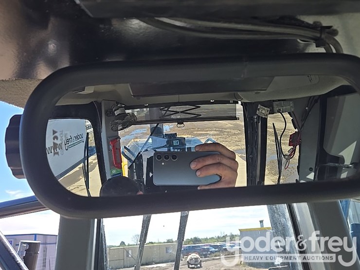 2016-caterpillar-120m2-image-247