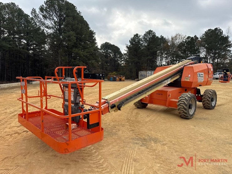 2015-jlg-600s-image-2