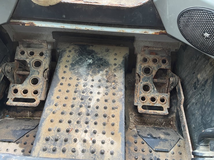 2014-bobcat-s530-image-25