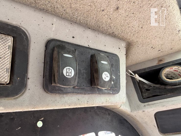 2019-caterpillar-249d-image-17