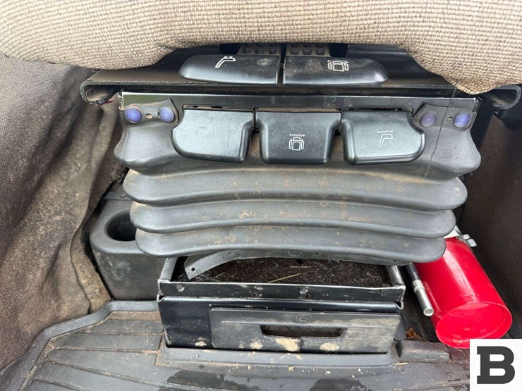 2003-john-deere-7820-image-65